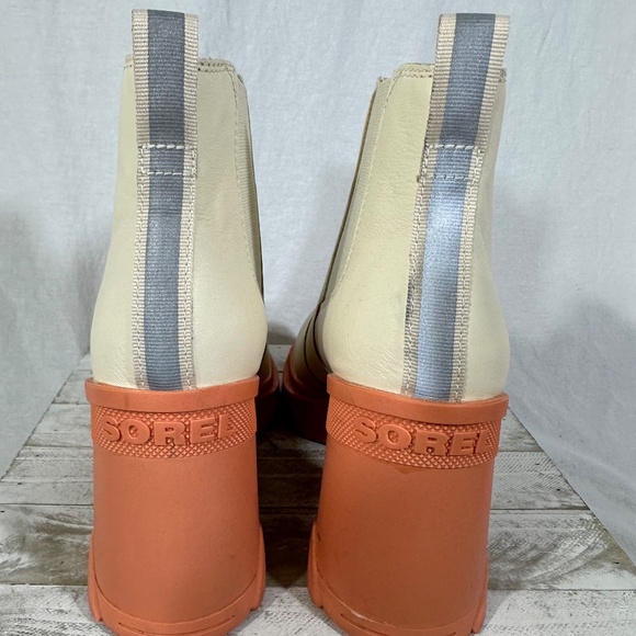 SOREL Cream Leather  Platform Boots - Picture 5 of 7